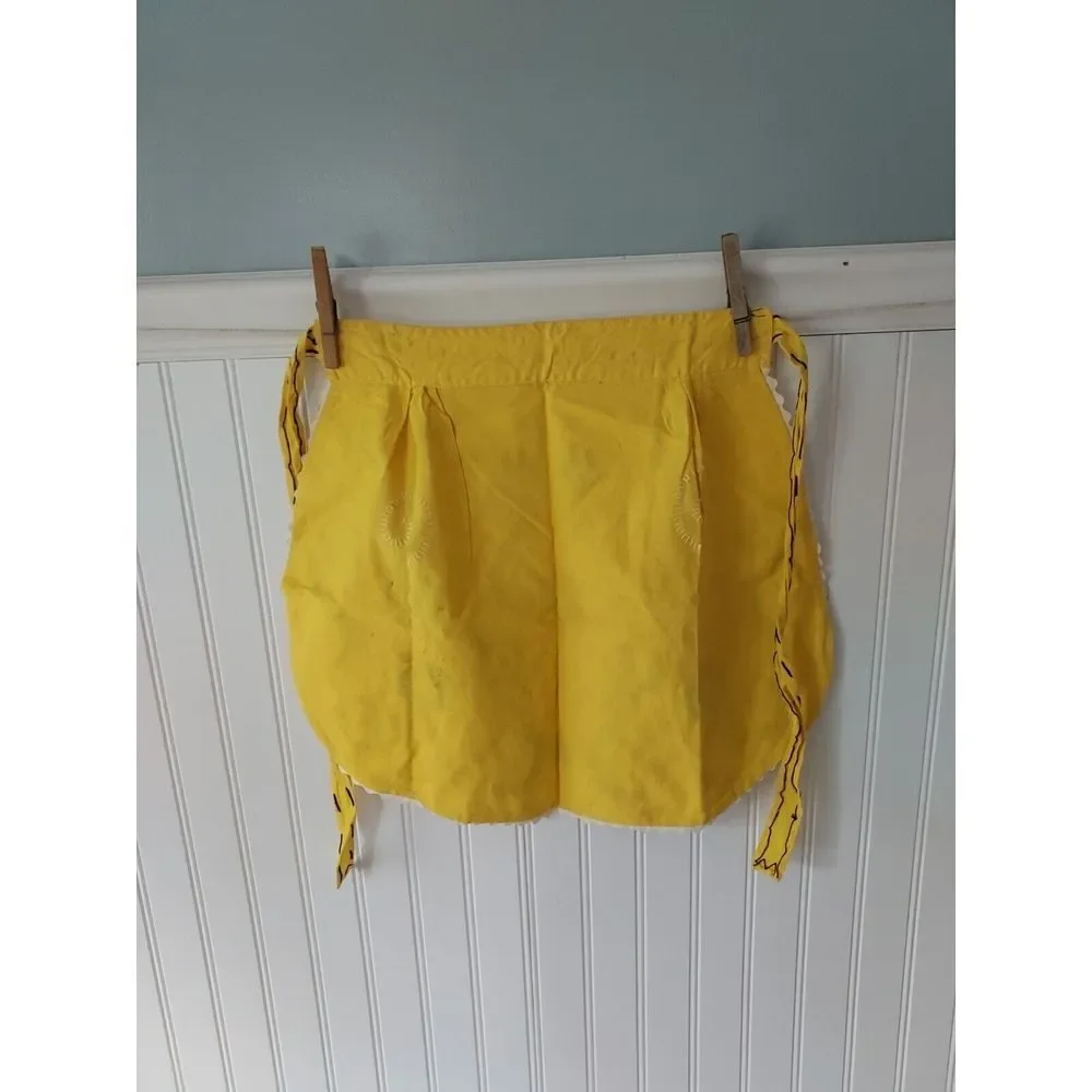 Vintage Half Apron Yellow Portugal‎ Embroidered Floral Traditional Pocket